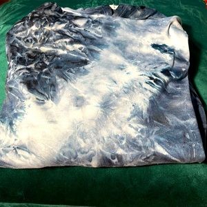 blue waveish hooded long sleeve tee.